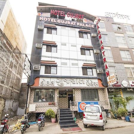 Hotel Gujarat Palace Uddzsaín Kültér fotó